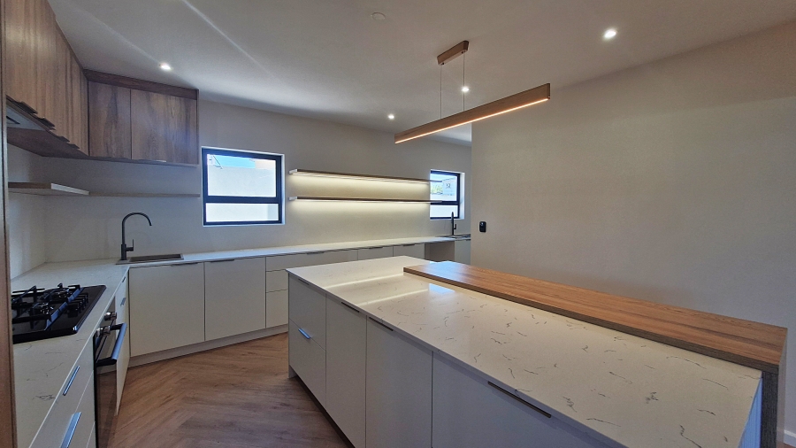 3 Bedroom Property for Sale in Country Club Western Cape